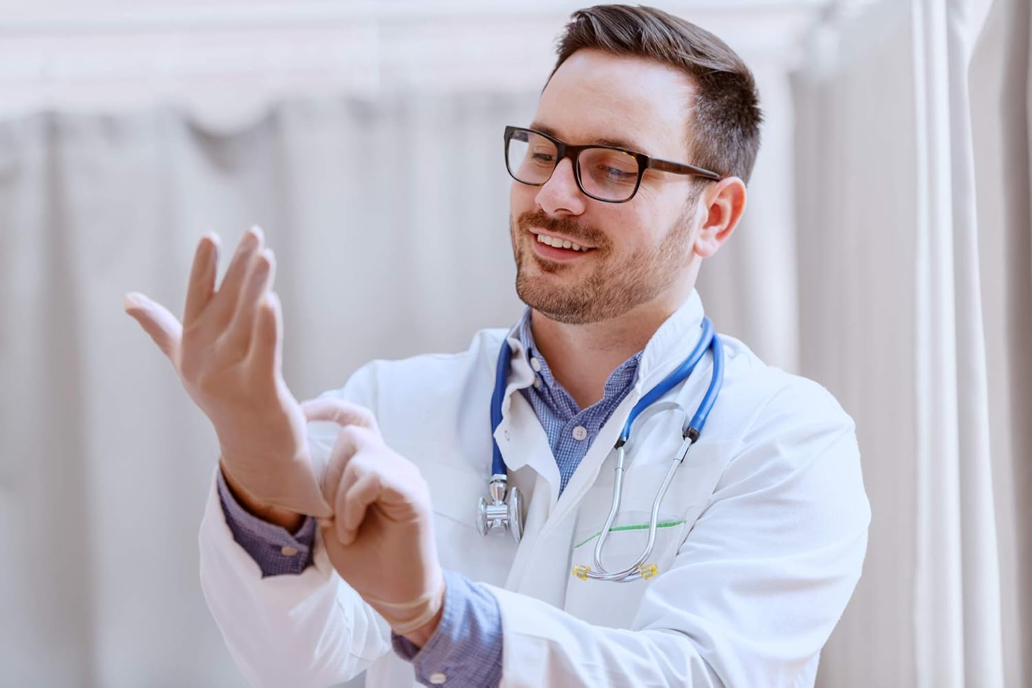 Care Plus Medium Size Disposable Vinyl Gloves 100 Count - Heavy Duty Powder Free Non Sterile